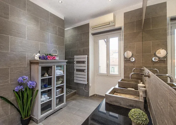 L'éclat, Méditerranéen - Hypercentre, Rue Piétonne *