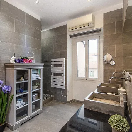 L'éclat, Méditerranéen - Hypercentre, Rue Piétonne *